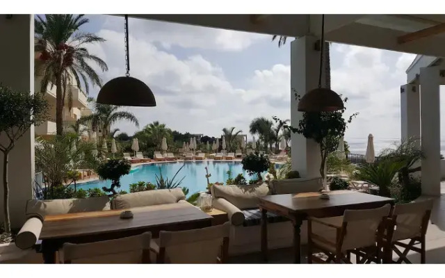 Pefkos Blue Hotel