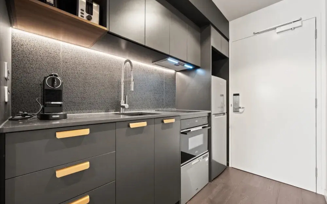 Braddon Studio: Parking & BBQ