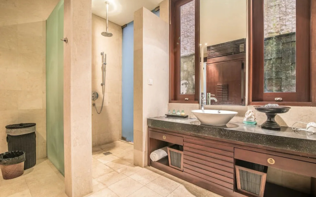 Absolute Cliff Front Pandawa Beach Villa