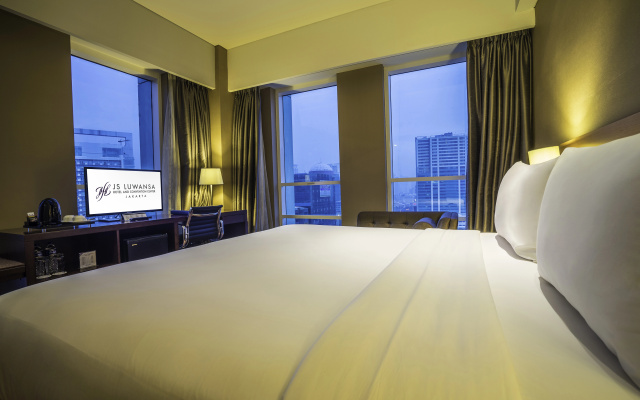 JS Luwansa Hotel and Convention Center – Guest Rooms – Jakarta