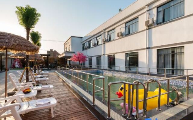 Taohua Island Resort Hotel