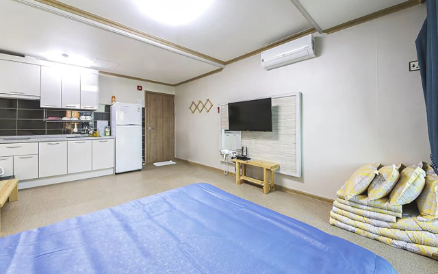 Yeosu Junghyun Pension