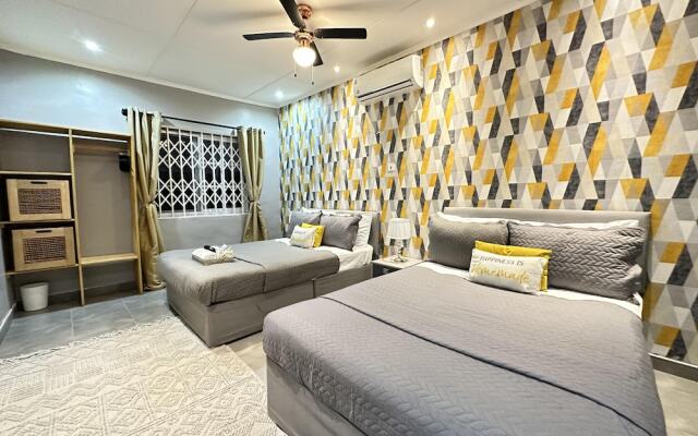 Luxurious Villa With Private Pool, Hot Tub and Bar