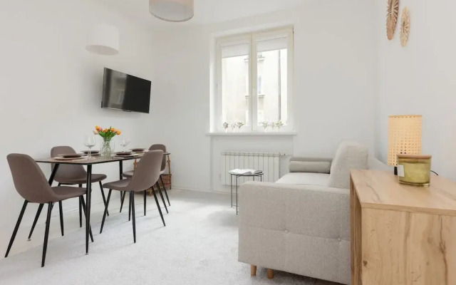 Centre Apartment Sniadeckich by Renters