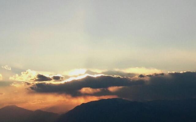 Nemrut Dağı Işik Pansi̇on