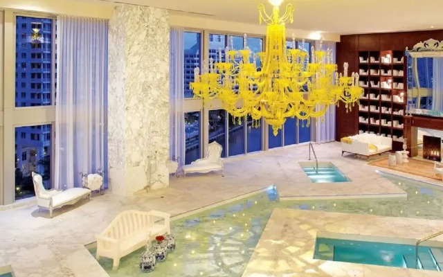 Icon Residences by Flashstay