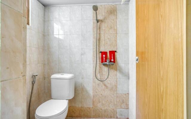 RedDoorz Plus near RSUD Dr. Pirngadi Medan 2