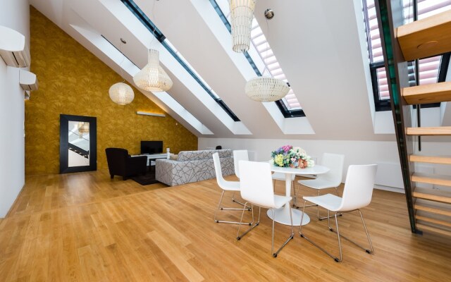 EMPIRENT Karlin Apartments