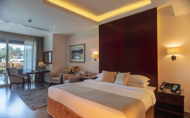 Royal Savoy Hotel & Villas