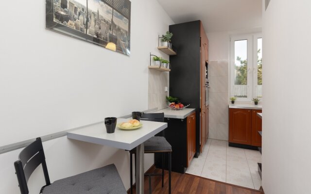 Warsaw Airport Apartment by Renters