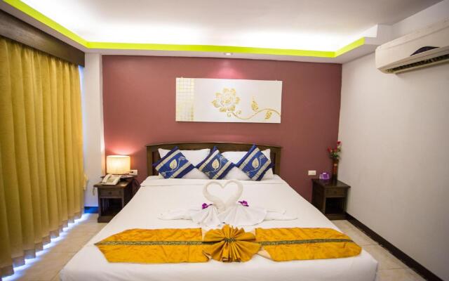 Luxur Boutique Hotel Patong