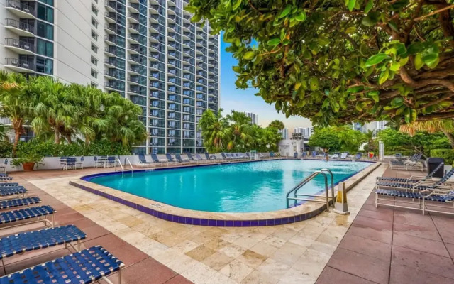Stunning Balcony Views 4 Bedroom
