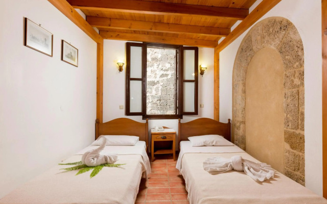 Camelot Traditional & Classic Hotel