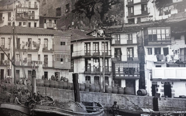 Torrontero con vistas al mar