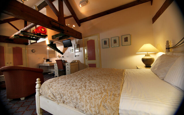 Donington Park Farmhouse Hotel