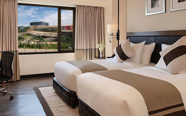 Seda Abreeza - Newly Renovated