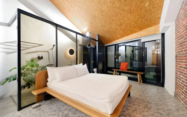 OwlStay Jiufen Wander