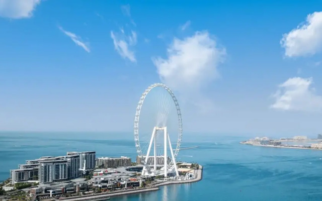 LUX The Premium Dubai Eye View Suite 2