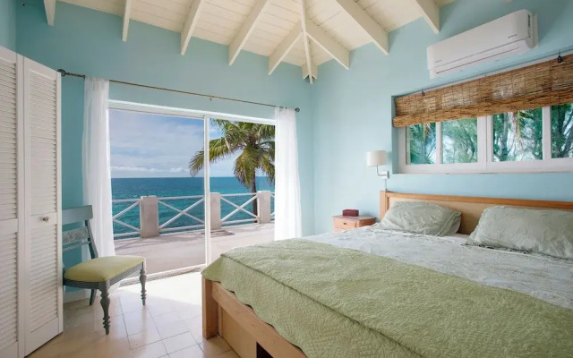 Island Paradise: Secluded Beachfront Retreat With Pool