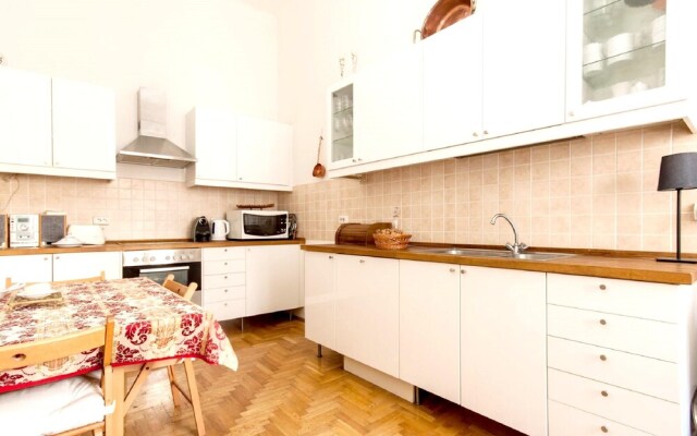 Apartment Bartok Bela ut