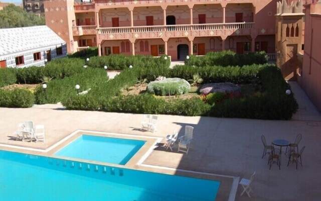Mandar Saghrou Tazakht Hotel