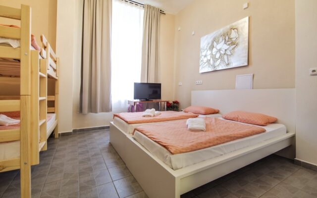 Apartment Zarra