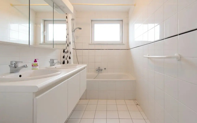 Spacious Apartment With Terrace