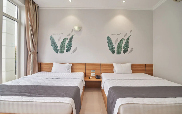 Bin Bin Hotel 2 - Near Him Lam D7