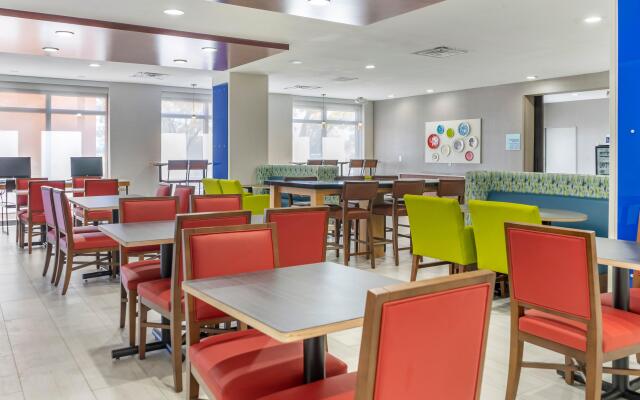 Holiday Inn Express Hotel & Suites Albuquerque Midtown, an IHG Hotel