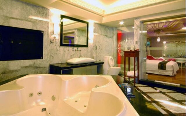 Mucha Motel