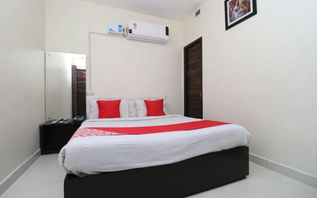 OYO Flagship 70228 Hotel Green Tower