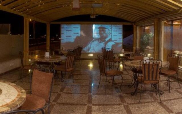 Al-Borg Al-Watheer Serviced Apartments