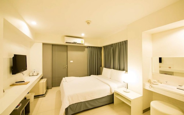 Myhotel CMYK Ratchada