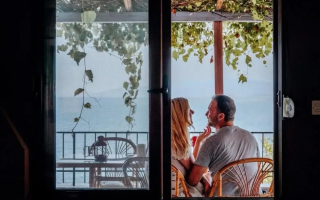 Zennova 1 Mount Athos Sea View