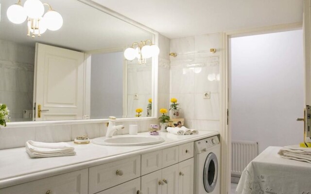 Classic Lux Apt Athens Riviera
