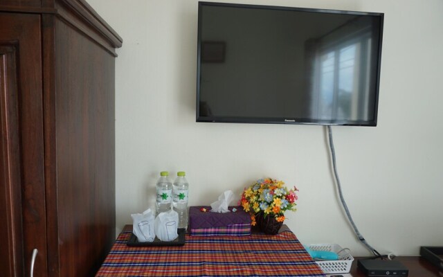 Reun Pon Aek Hotel