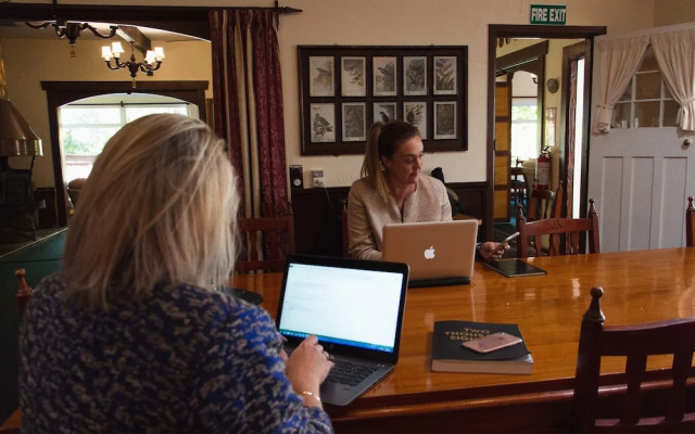 Dawson Falls Mountain Lodge