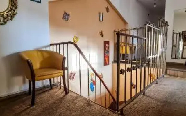 5 Stars High Hostel