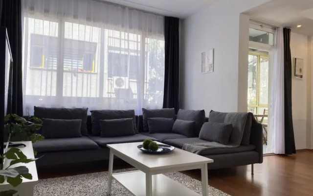 Exquisite Flat Near Bagdat Street in Kadikoy