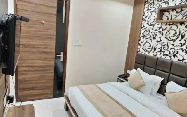 Guntas Residency