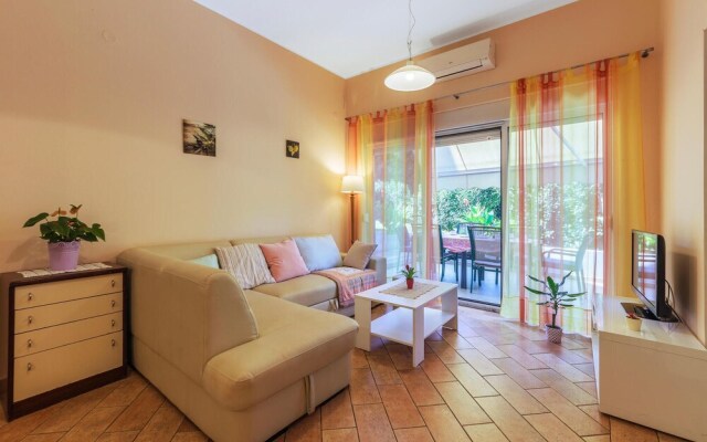 Amazing Apartment in Vinkuran With 2 Bedrooms