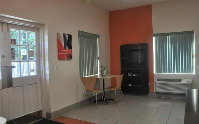 Motel 6 Raleigh, NC - Cary