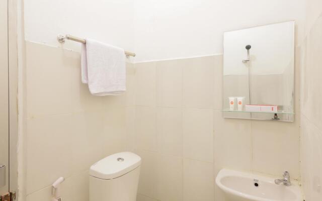 OYO 779 Mn One Residence Syariah Near ITC Cempaka Mas Near Kalbe Farma