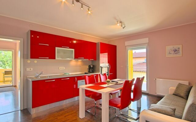 Lovely Apartment in Kaštel With Swimming Pool