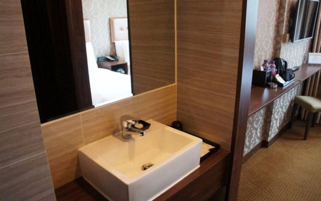 Grand City Hotel