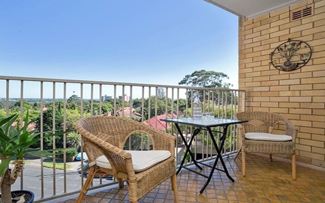 Charming Comfortable and Convenient - MOS72