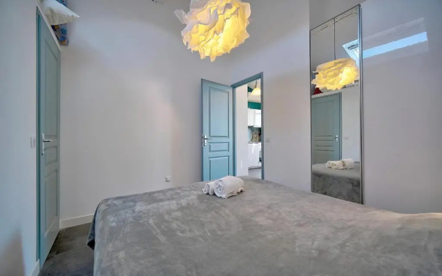 EXCEPTIONNEL 3 PIECES AVEC TERRASSE VUE SUR VIEUX PORT CENTRE VILLE l! A2B195 - Apartment in Cannes - Photo 3