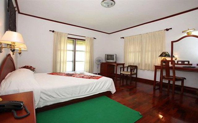 Vansana Plain of Jars Hotel