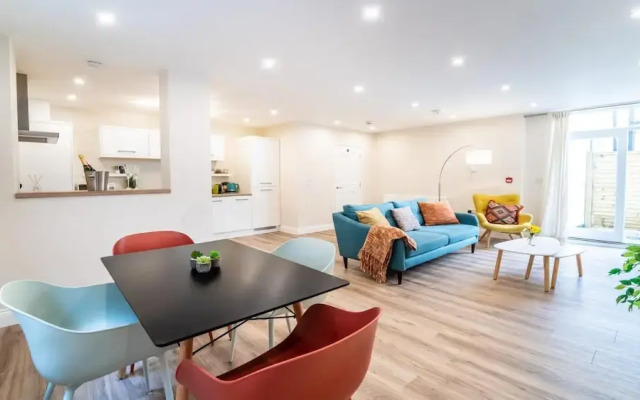 South Quay Apartment - 2 Bedrooms - 2 Bathrooms