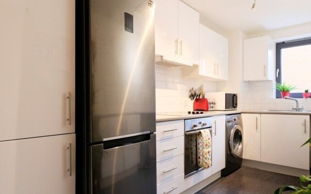 2 Bedroom Flat in Zone 1